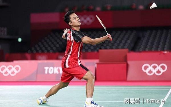 谢丽君成中超首位女裁判 将任海港对泰山第二助理.