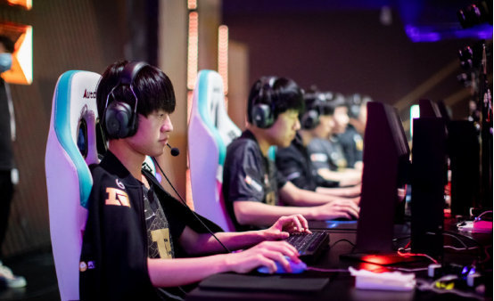 奉献更多精 奉献更多精