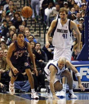 更揭示了足 更揭示了足