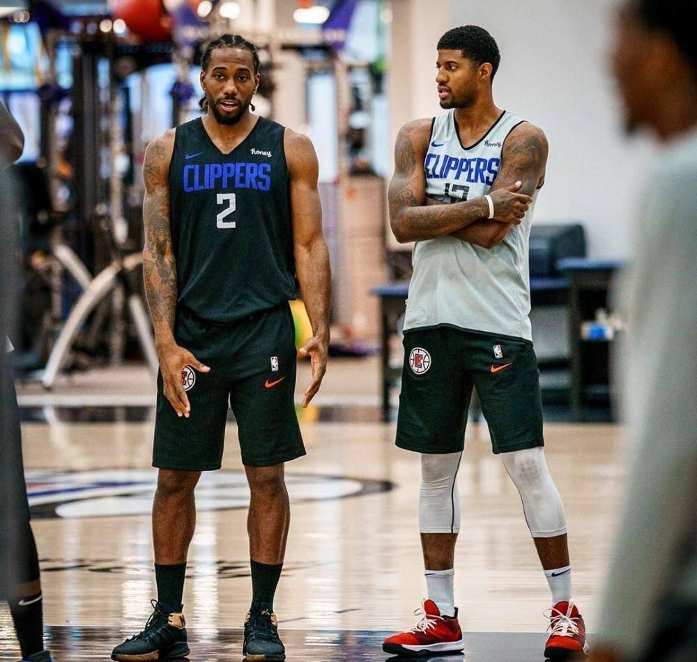 在双重压力 在双重压力